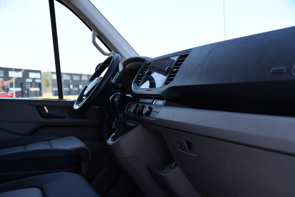 Volkswagen Crafter 35 2.0 TDI L3H3 PB Edition Camera, Cruise, Carplay, LED, Automaat, Trekhaak, Multimedia, Automaat, 140pk, Uniek!