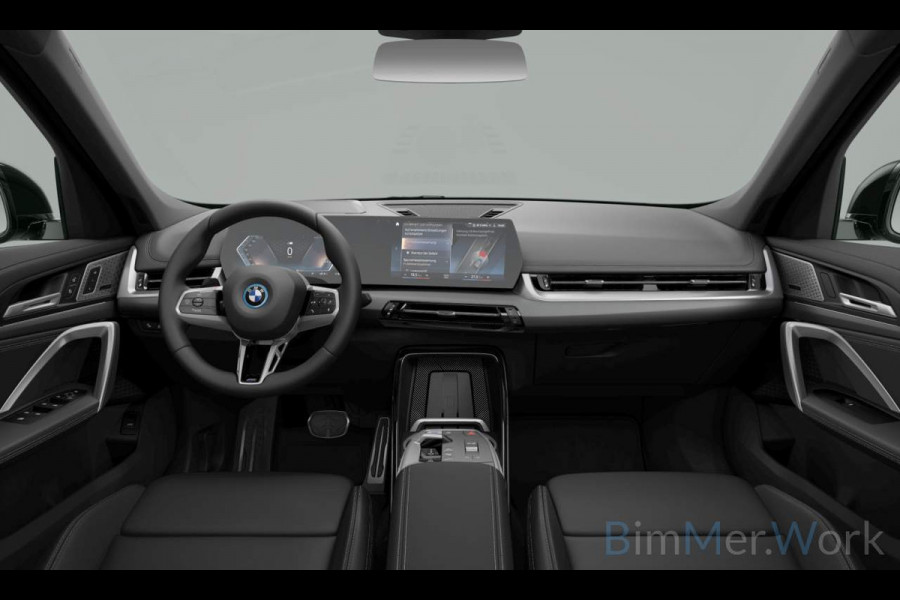 BMW iX1 xDrive30 M-Sport Pano Trekh ACC H/K HUD 360 e-zetels Frozen-Grey