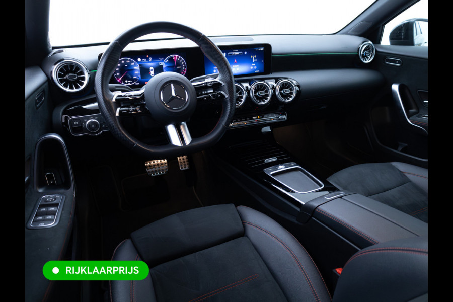 Mercedes-Benz A-Klasse 250 e Star Edition AMG Line Night Facelift | Adap. Cruise | Stoelverw. | Sfeerverlichting | Navigatie | App. connect | Camera, Dodehoek waarschuwing, All season banden