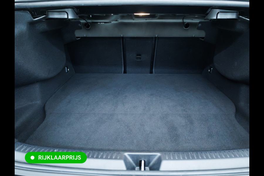Mercedes-Benz A-Klasse 250 e Star Edition AMG Line Night Facelift | Adap. Cruise | Stoelverw. | Sfeerverlichting | Navigatie | App. connect | Camera, Dodehoek waarschuwing, All season banden
