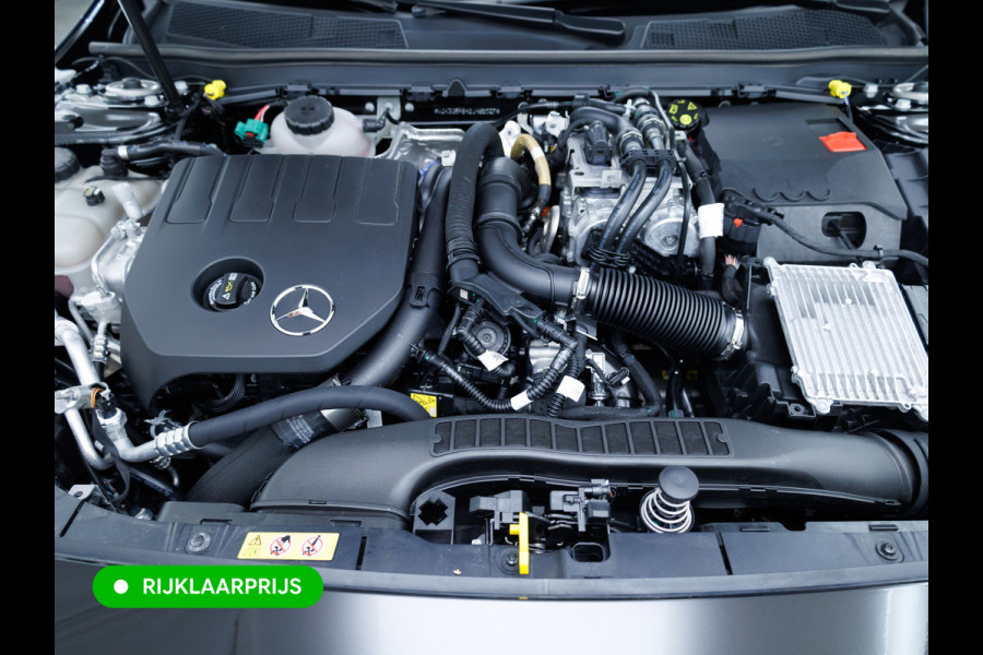 Mercedes-Benz A-Klasse 250 e Star Edition AMG Line Night Facelift | Adap. Cruise | Stoelverw. | Sfeerverlichting | Navigatie | App. connect | Camera, Dodehoek waarschuwing, All season banden