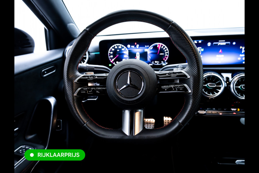 Mercedes-Benz A-Klasse 250 e Star Edition AMG Line Night Facelift | Adap. Cruise | Stoelverw. | Sfeerverlichting | Navigatie | App. connect | Camera, Dodehoek waarschuwing, All season banden