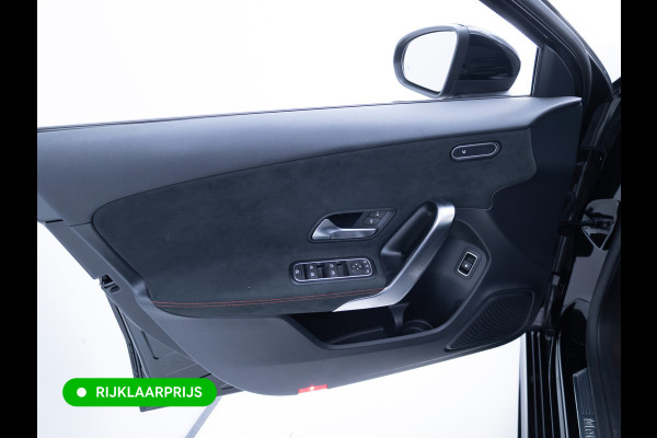 Mercedes-Benz A-Klasse 250 e Star Edition AMG Line Night Facelift | Adap. Cruise | Stoelverw. | Sfeerverlichting | Navigatie | App. connect | Camera, Dodehoek waarschuwing, All season banden