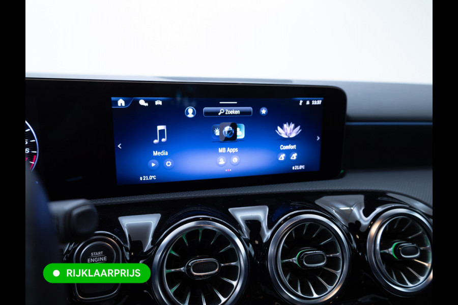 Mercedes-Benz A-Klasse 250 e Star Edition AMG Line Night Facelift | Adap. Cruise | Stoelverw. | Sfeerverlichting | Navigatie | App. connect | Camera, Dodehoek waarschuwing, All season banden