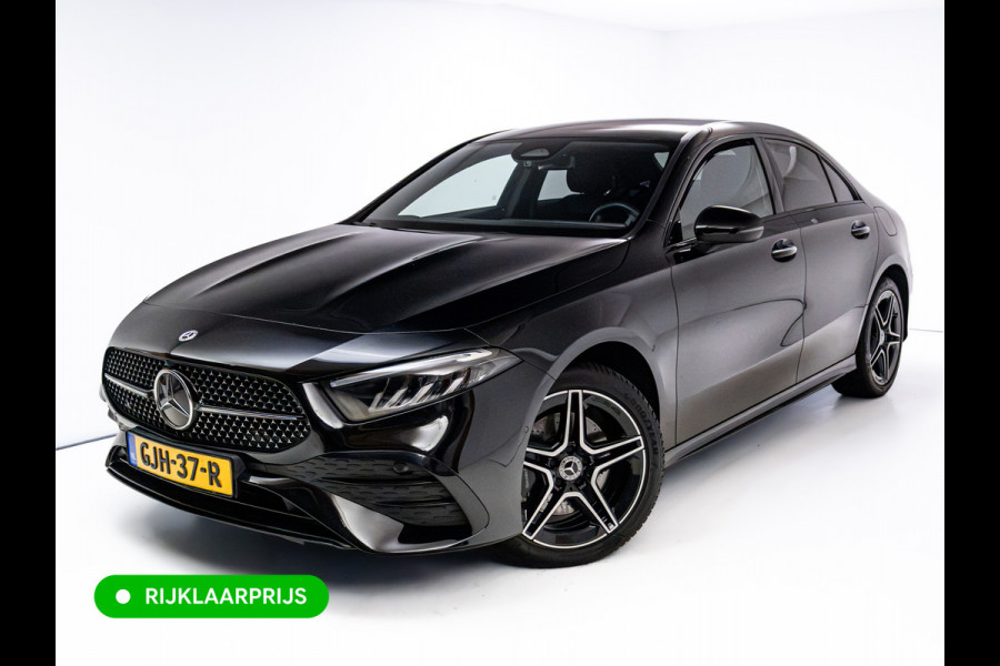 Mercedes-Benz A-Klasse 250 e Star Edition AMG Line Night Facelift | Adap. Cruise | Stoelverw. | Sfeerverlichting | Navigatie | App. connect | Camera, Dodehoek waarschuwing, All season banden