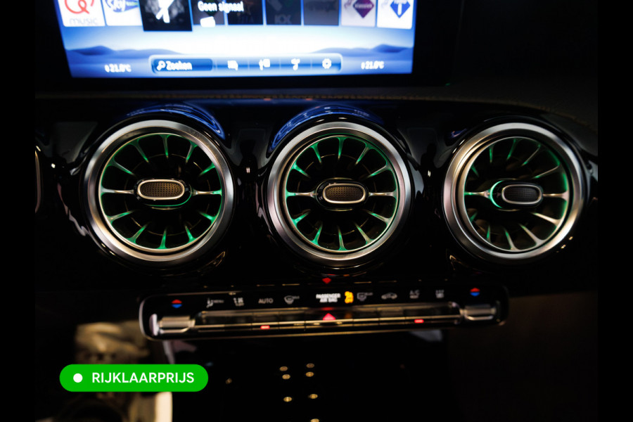 Mercedes-Benz A-Klasse 250 e Star Edition AMG Line Night Facelift | Adap. Cruise | Stoelverw. | Sfeerverlichting | Navigatie | App. connect | Camera, Dodehoek waarschuwing, All season banden