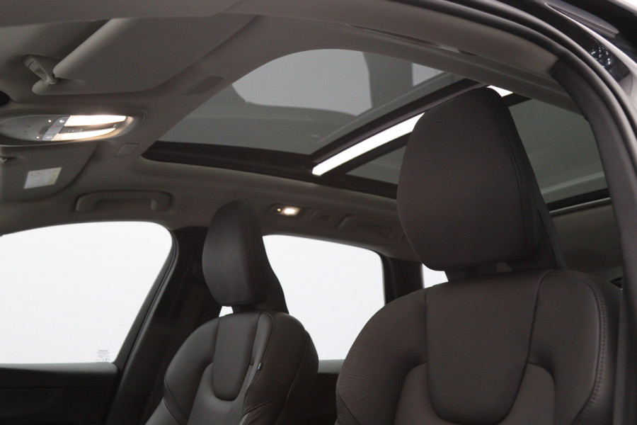 Volvo XC60 2.0 T8 AWD 456 PK Ultra Bright PHEV, Panoramadak, Head-Up, 4X Stoelverwarming, Leder