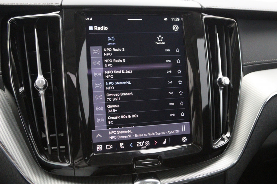 Volvo XC60 2.0 T8 AWD 456 PK Ultra Bright PHEV, Panoramadak, Head-Up, 4X Stoelverwarming, Leder