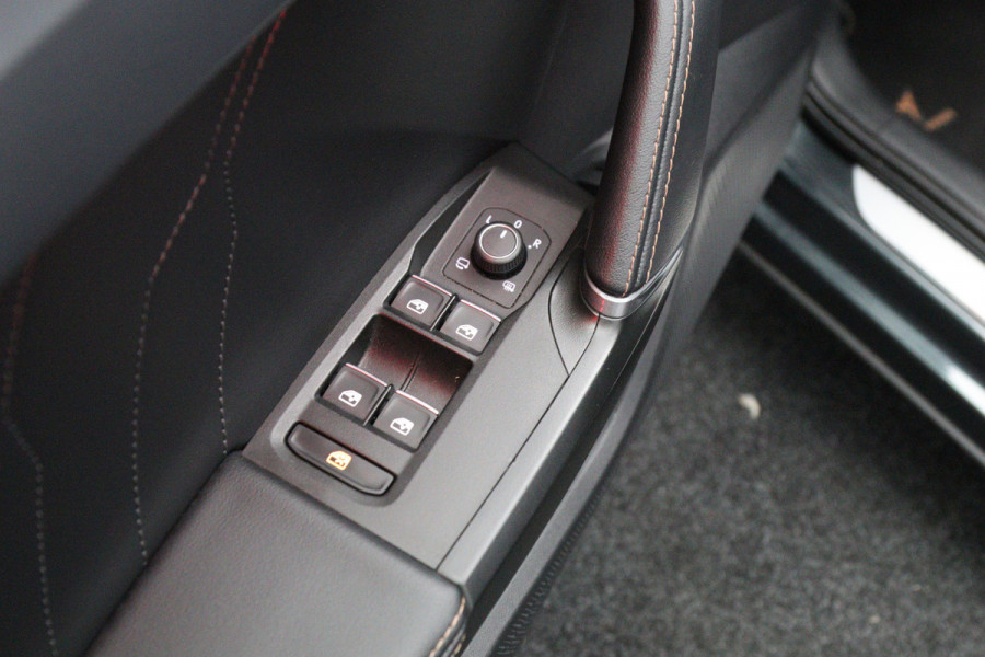 CUPRA Formentor 1.4 e-Hybrid 245 PK VZ Performance PHEV, Stuur-Startknop, Winterpakket, Carplay, Kuipstoelen