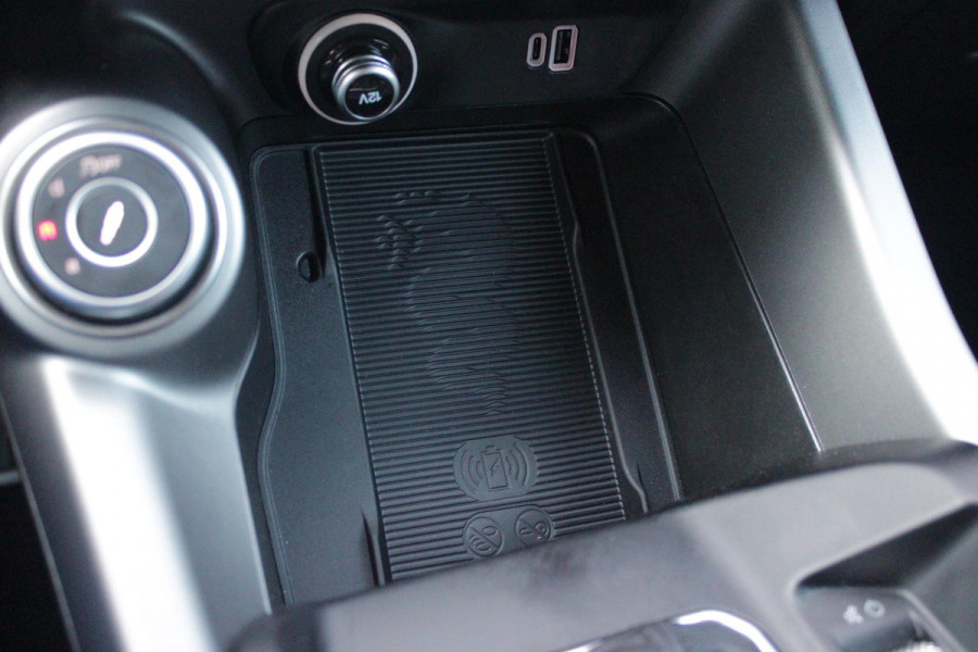 Alfa Romeo Tonale 1.5T 160PK Hybrid Veloce TECHNOLOGY PACK: PARKEERWAARSCHUWING VOOR EN ACHTER/360° CAMERA / AUTONOMOUS DRIVING LEVEL 2: ADAPTIVE CRUISE CONTROL/LANE CENTERING ASSIST/TRAFFIC JAM ASSIST DODEHOEK DETECTIE AUTOMATISCH DIMMENDE BUITENSPIEGELS ELEKTRISCH BEDIENBARE ACHTERKLEP | 19" LICHTMETALEN VELGEN | DRAADLOZE TELEFOONLADER | NAVIGATIE | DRAADLOZE APPLE CARPLAY/ANDROID AUTO | FULL LED MATRIX KOPLAMPEN |