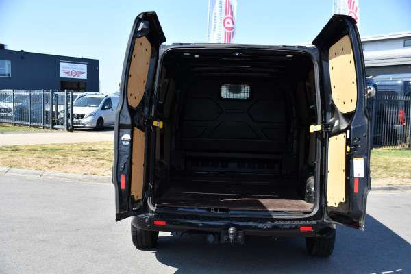 Ford Transit Custom 320 2.0 TDCI L2H1 Sport Black Edition Full Options! adaptieve Cruise, Camera, Carplay, Leder, Stoelverwarming, 185pk, LED, Automaat, Uniek!
