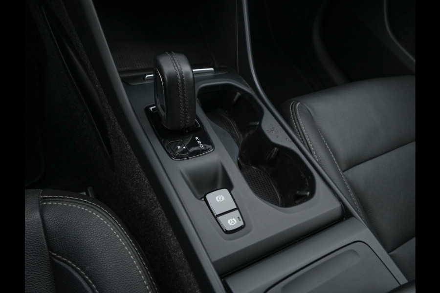 Volvo XC40 1.5 T3 Inscription Aut. *NAVI-FULLMAP | FULL-LED | LEATHER | DIGI-COCKPIT | CAMERA | BLIS | LANE-ASSIST | COMFORTSEATS | ECC | PDC | CRUISE | 19"ALU*