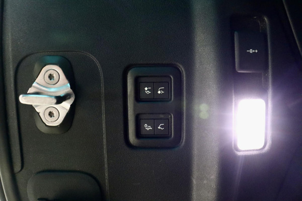 Land Rover Defender 110 P400e 110 X-Dynamic HSE PANO|TrkHk|VOL