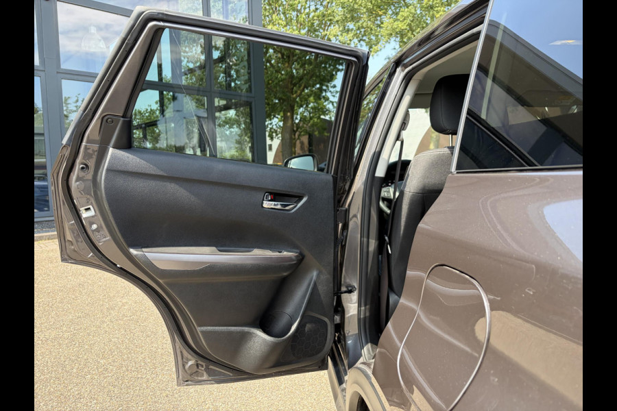 Suzuki Vitara 1.5 Hybrid Select 1E EIGENAAR | ORIGINEEL NEDERLANDSE AUTO | RESTERENDE FABRIEKSGARANTIE T/M 07-2035 | ADAPTIVE CRUISE CONTROL | STOELVERWARMING | ACHTERUITRIJCAMERA