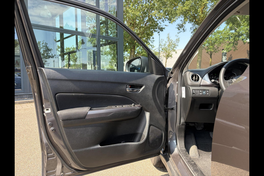 Suzuki Vitara 1.5 Hybrid Select 1E EIGENAAR | ORIGINEEL NEDERLANDSE AUTO | RESTERENDE FABRIEKSGARANTIE T/M 07-2035 | ADAPTIVE CRUISE CONTROL | STOELVERWARMING | ACHTERUITRIJCAMERA