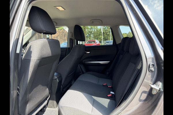 Suzuki Vitara 1.5 Hybrid Select 1E EIGENAAR | ORIGINEEL NEDERLANDSE AUTO | RESTERENDE FABRIEKSGARANTIE T/M 07-2035 | ADAPTIVE CRUISE CONTROL | STOELVERWARMING | ACHTERUITRIJCAMERA