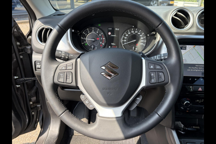 Suzuki Vitara 1.5 Hybrid Select 1E EIGENAAR | ORIGINEEL NEDERLANDSE AUTO | RESTERENDE FABRIEKSGARANTIE T/M 07-2035 | ADAPTIVE CRUISE CONTROL | STOELVERWARMING | ACHTERUITRIJCAMERA
