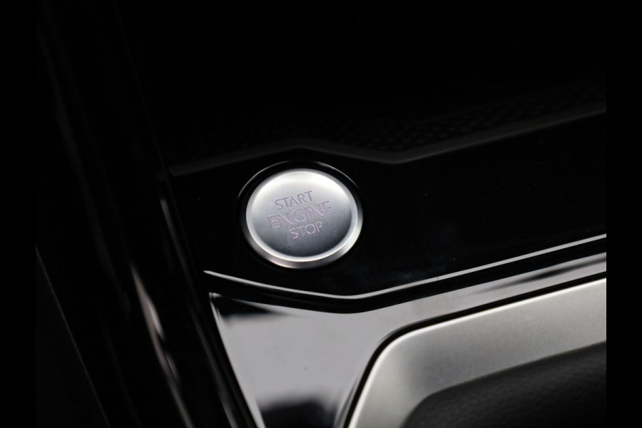 Volkswagen T-Roc 1.5 TSI R-Line Business Black Style | Side Assist | Elk. A-klep | Trekhaak afnb. | IQ Light | Camera | Prijs Rijklaar!!