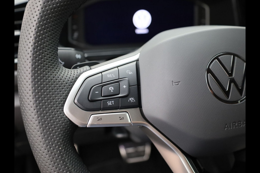 Volkswagen T-Roc 1.5 TSI R-Line Business Black Style | Side Assist | Elk. A-klep | Trekhaak afnb. | IQ Light | Camera | Prijs Rijklaar!!