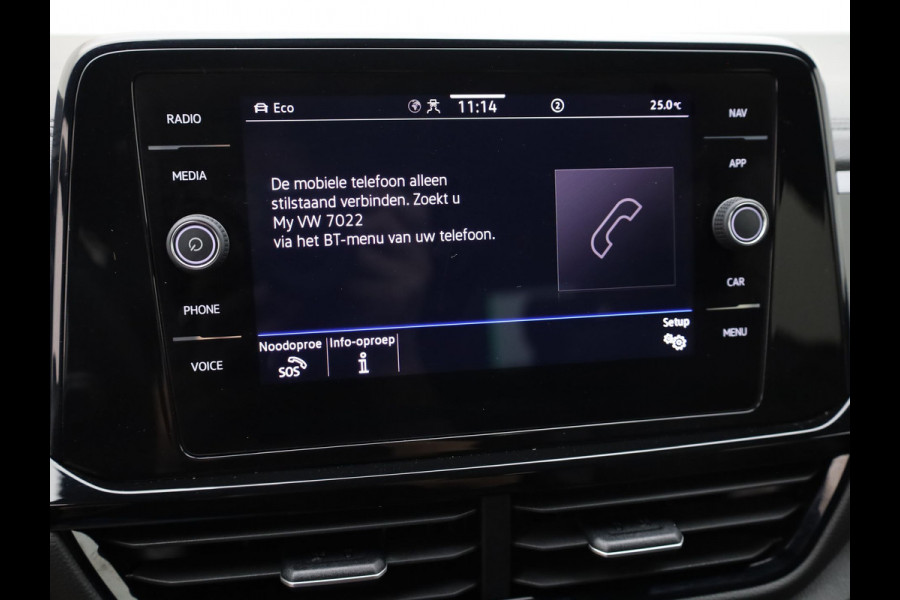 Volkswagen T-Roc 1.5 TSI R-Line Business Black Style | Side Assist | Elk. A-klep | Trekhaak afnb. | IQ Light | Camera | Prijs Rijklaar!!
