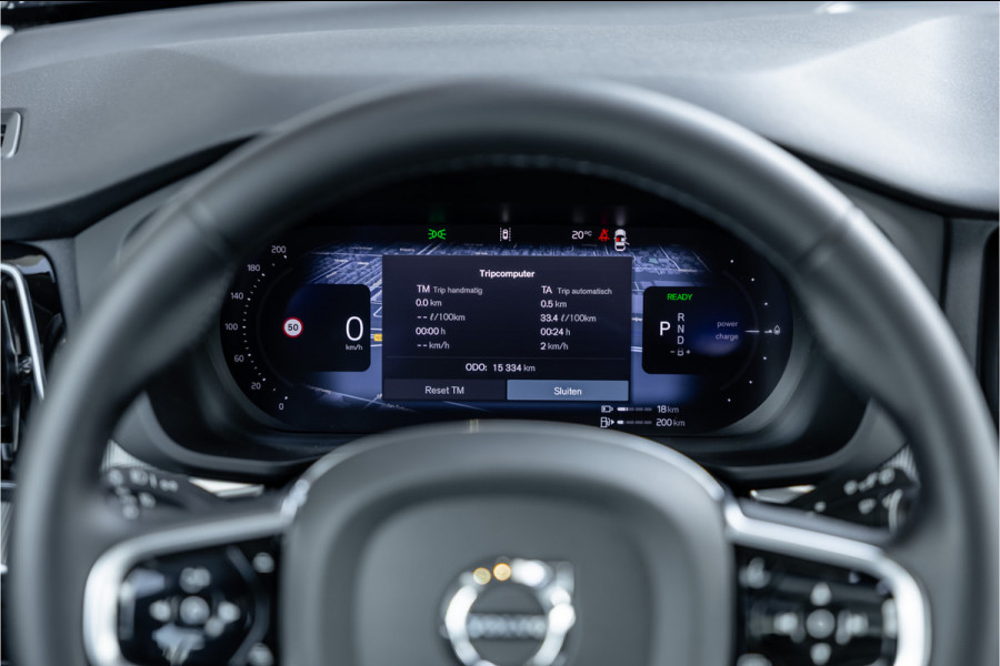 Volvo XC60 2.0 T6 Plug-in hybrid AWD Plus Dark - Panorama | H&K | Memory | 360 Camera