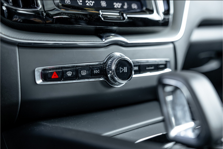 Volvo XC60 2.0 T6 Plug-in hybrid AWD Plus Dark - Panorama | H&K | Memory | 360 Camera