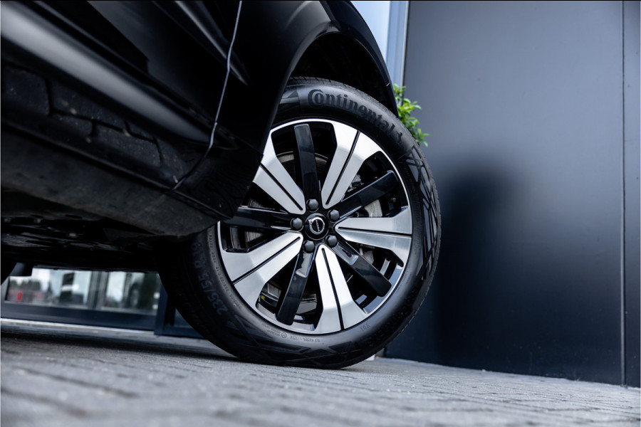 Volvo XC60 2.0 T6 Plug-in hybrid AWD Plus Dark - Panorama | H&K | Memory | 360 Camera
