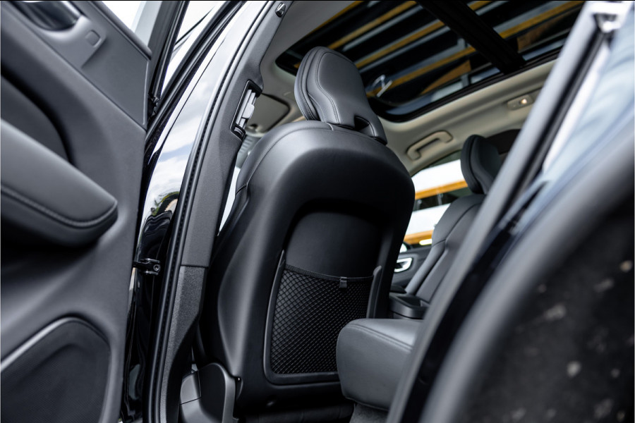 Volvo XC60 2.0 T6 Plug-in hybrid AWD Plus Dark - Panorama | H&K | Memory | 360 Camera