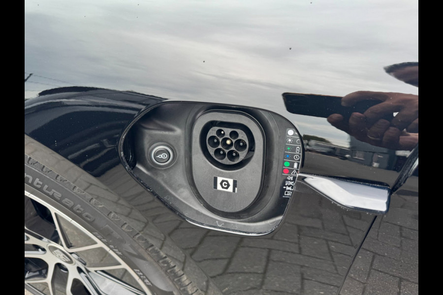 Porsche Taycan 79 kWh/Passenger display/Pano/5 pers/incl.BTW