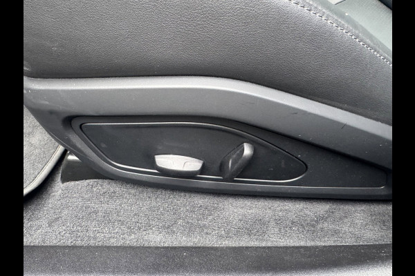 Porsche Taycan 79 kWh/Passenger display/Pano/5 pers/incl.BTW