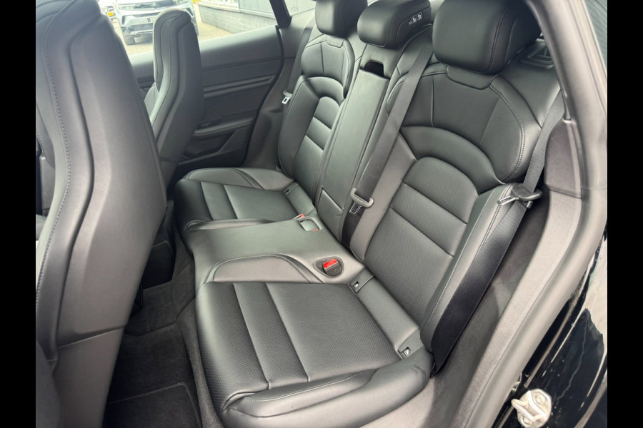 Porsche Taycan 79 kWh/Passenger display/Pano/5 pers/incl.BTW