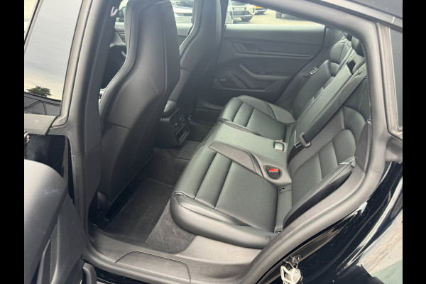 Porsche Taycan 79 kWh/Passenger display/Pano/5 pers/incl.BTW