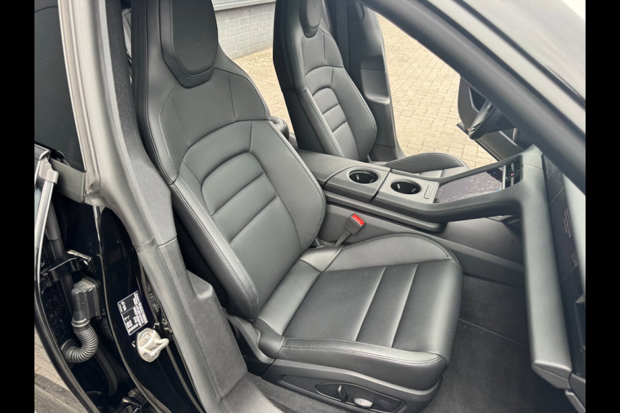 Porsche Taycan 79 kWh/Passenger display/Pano/5 pers/incl.BTW