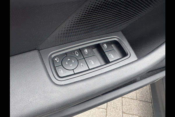 Porsche Taycan 79 kWh/Passenger display/Pano/5 pers/incl.BTW