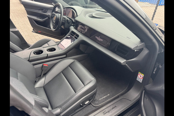 Porsche Taycan 79 kWh/Passenger display/Pano/5 pers/incl.BTW