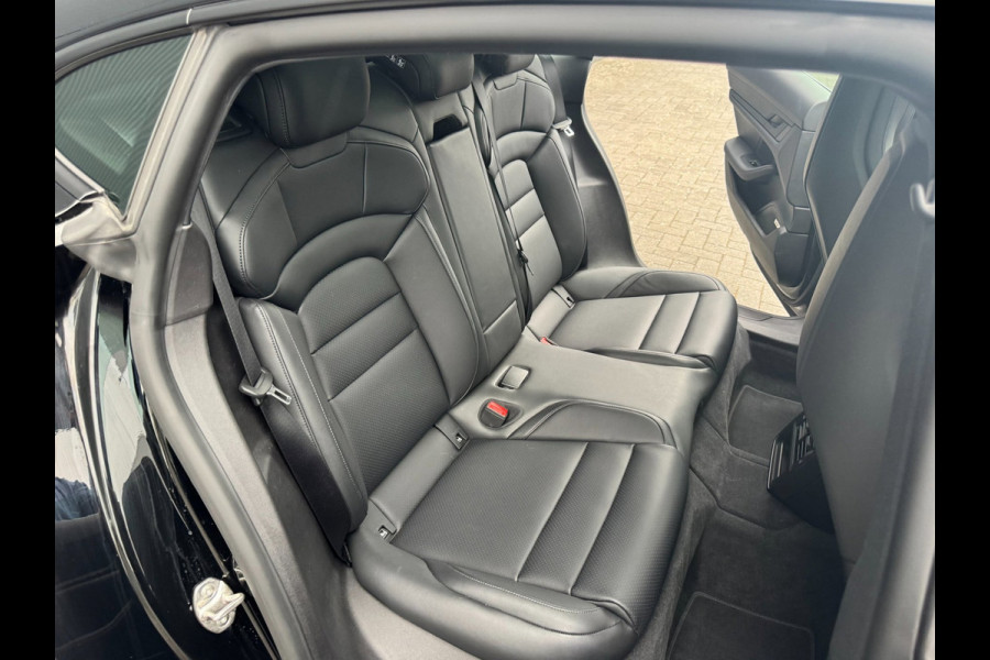 Porsche Taycan 79 kWh/Passenger display/Pano/5 pers/incl.BTW