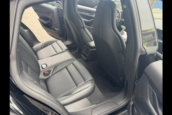 Porsche Taycan 79 kWh/Passenger display/Pano/5 pers/incl.BTW