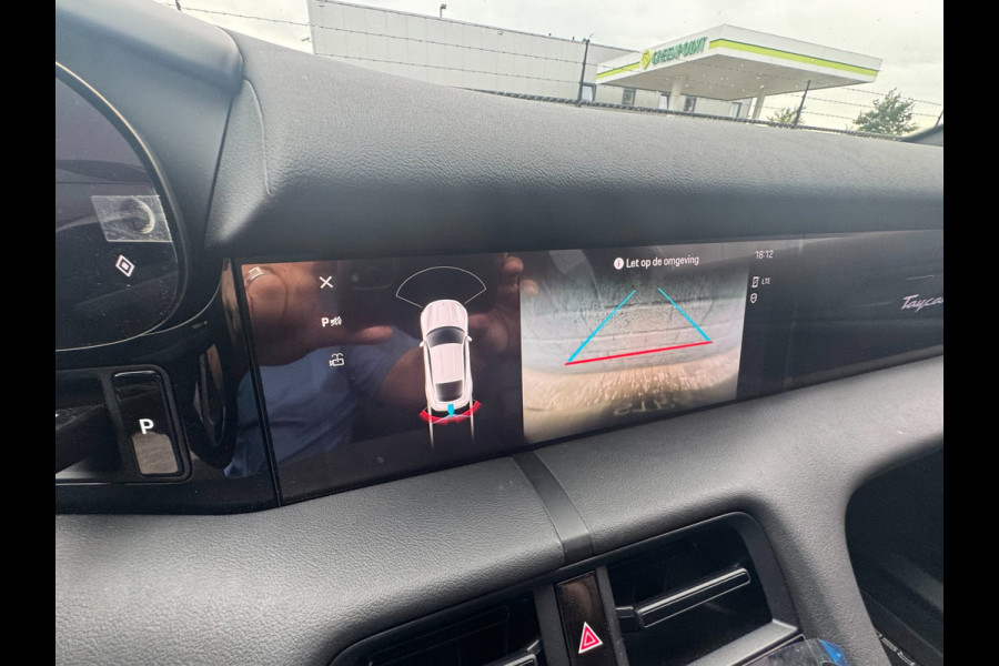 Porsche Taycan 79 kWh/Passenger display/Pano/5 pers/incl.BTW