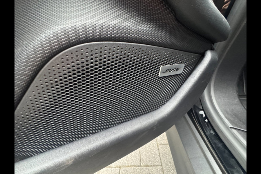 Porsche Taycan 79 kWh/Passenger display/Pano/5 pers/incl.BTW