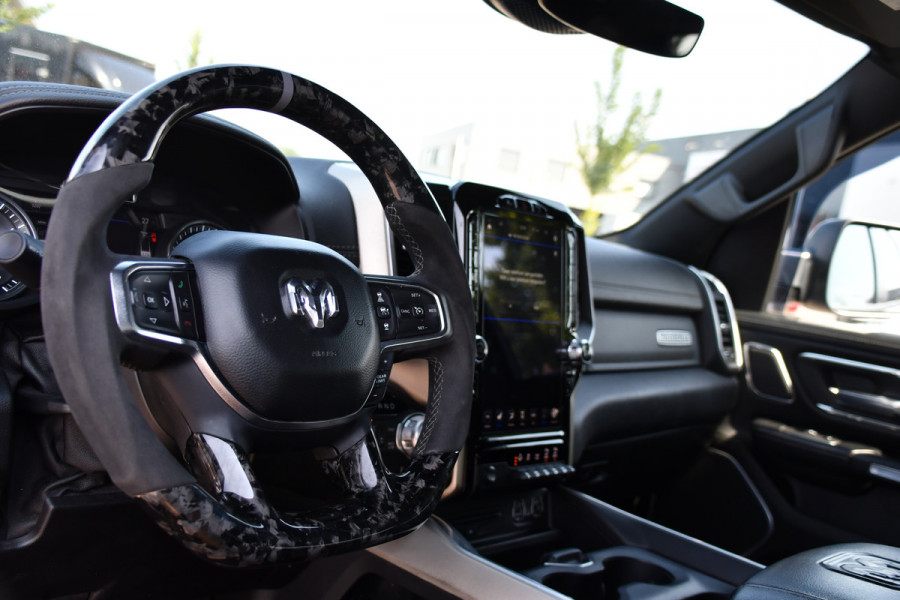 Dodge Ram 1500 5.7 V8 4x4 Crew Cab Laramie Full Options! 360 Camera, Pano, Adaptieve Cruise, LED, 402pk, Leder, Luchtvering, 3500kg Trekhaak, Stoel verkoeling/verwarming, Uniek!
