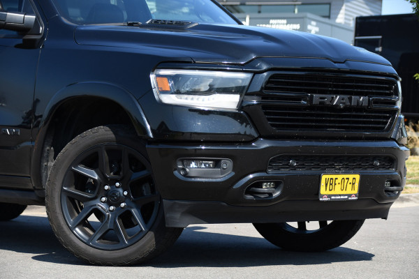 Dodge Ram 1500 5.7 V8 4x4 Crew Cab Laramie Full Options! 360 Camera, Pano, Adaptieve Cruise, LED, 402pk, Leder, Luchtvering, 3500kg Trekhaak, Stoel verkoeling/verwarming, Uniek!