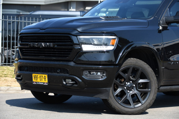 Dodge Ram 1500 5.7 V8 4x4 Crew Cab Laramie Full Options! 360 Camera, Pano, Adaptieve Cruise, LED, 402pk, Leder, Luchtvering, 3500kg Trekhaak, Stoel verkoeling/verwarming, Uniek!