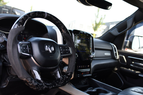 Dodge Ram 1500 5.7 V8 4x4 Crew Cab Laramie Full Options! 360 Camera, Pano, Adaptieve Cruise, LED, 402pk, Leder, Luchtvering, 3500kg Trekhaak, Stoel verkoeling/verwarming, Uniek!
