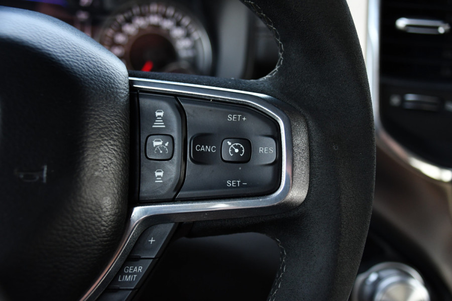 Dodge Ram 1500 5.7 V8 4x4 Crew Cab Laramie Full Options! 360 Camera, Pano, Adaptieve Cruise, LED, 402pk, Leder, Luchtvering, 3500kg Trekhaak, Stoel verkoeling/verwarming, Uniek!