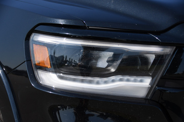 Dodge Ram 1500 5.7 V8 4x4 Crew Cab Laramie Full Options! 360 Camera, Pano, Adaptieve Cruise, LED, 402pk, Leder, Luchtvering, 3500kg Trekhaak, Stoel verkoeling/verwarming, Uniek!