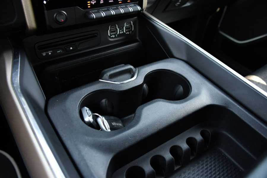 Dodge Ram 1500 5.7 V8 4x4 Crew Cab Laramie Full Options! 360 Camera, Pano, Adaptieve Cruise, LED, 402pk, Leder, Luchtvering, 3500kg Trekhaak, Stoel verkoeling/verwarming, Uniek!