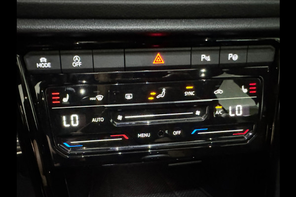 Volkswagen T-Roc 1.5 TSI Life Business Pano|Dodehoek|ACC|Memory|Keyless|Camera