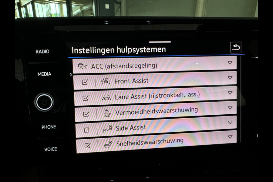 Volkswagen T-Roc 1.5 TSI Life Business Pano|Dodehoek|ACC|Memory|Keyless|Camera