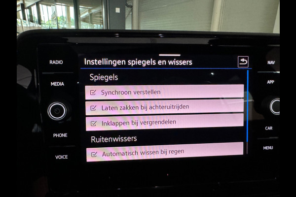 Volkswagen T-Roc 1.5 TSI Life Business Pano|Dodehoek|ACC|Memory|Keyless|Camera