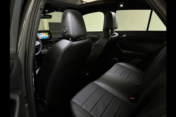 Volkswagen T-Roc 1.5 TSI Life Business Pano|Dodehoek|ACC|Memory|Keyless|Camera